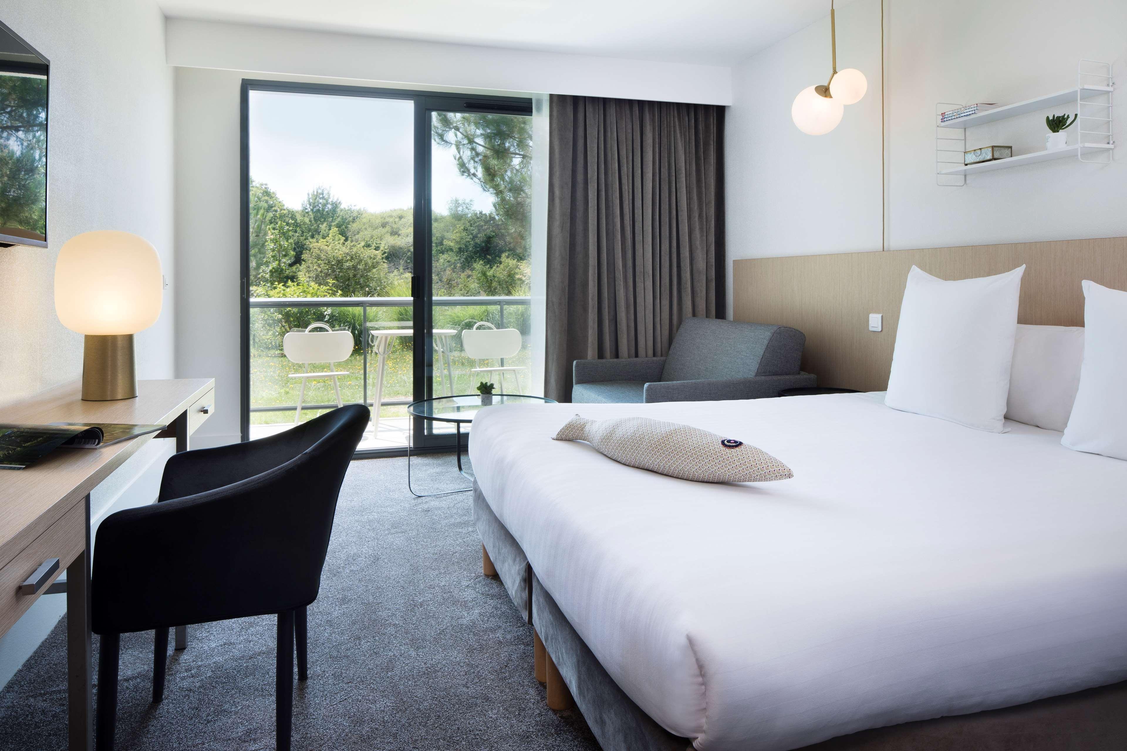 Best Western Plus Hotel Les Rives Du Ter Лармор-Плаж Екстериор снимка