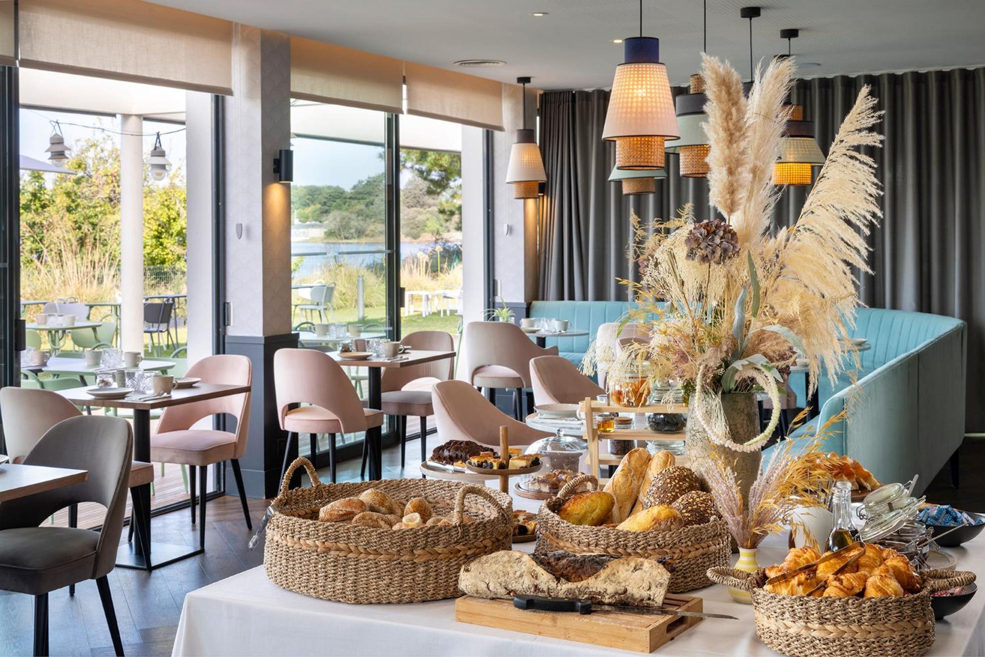 Best Western Plus Hotel Les Rives Du Ter Лармор-Плаж Екстериор снимка