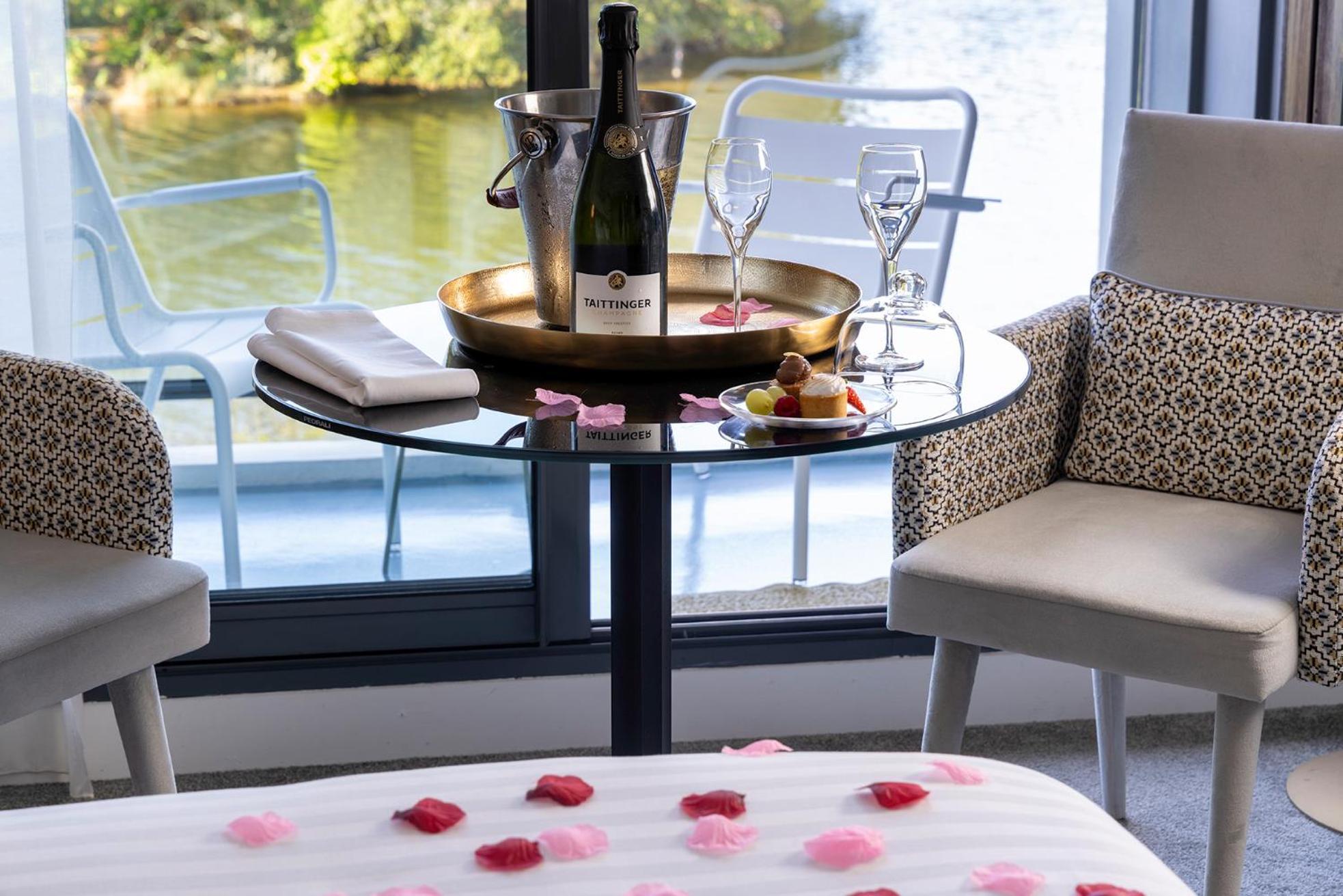 Best Western Plus Hotel Les Rives Du Ter Лармор-Плаж Екстериор снимка